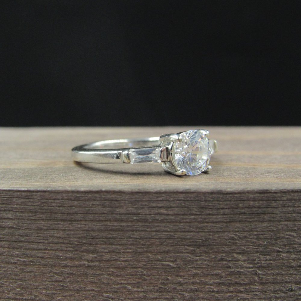 Size 6 Sterling Silver Clear Cubic Zirconia Ring - Picture 3 of 8